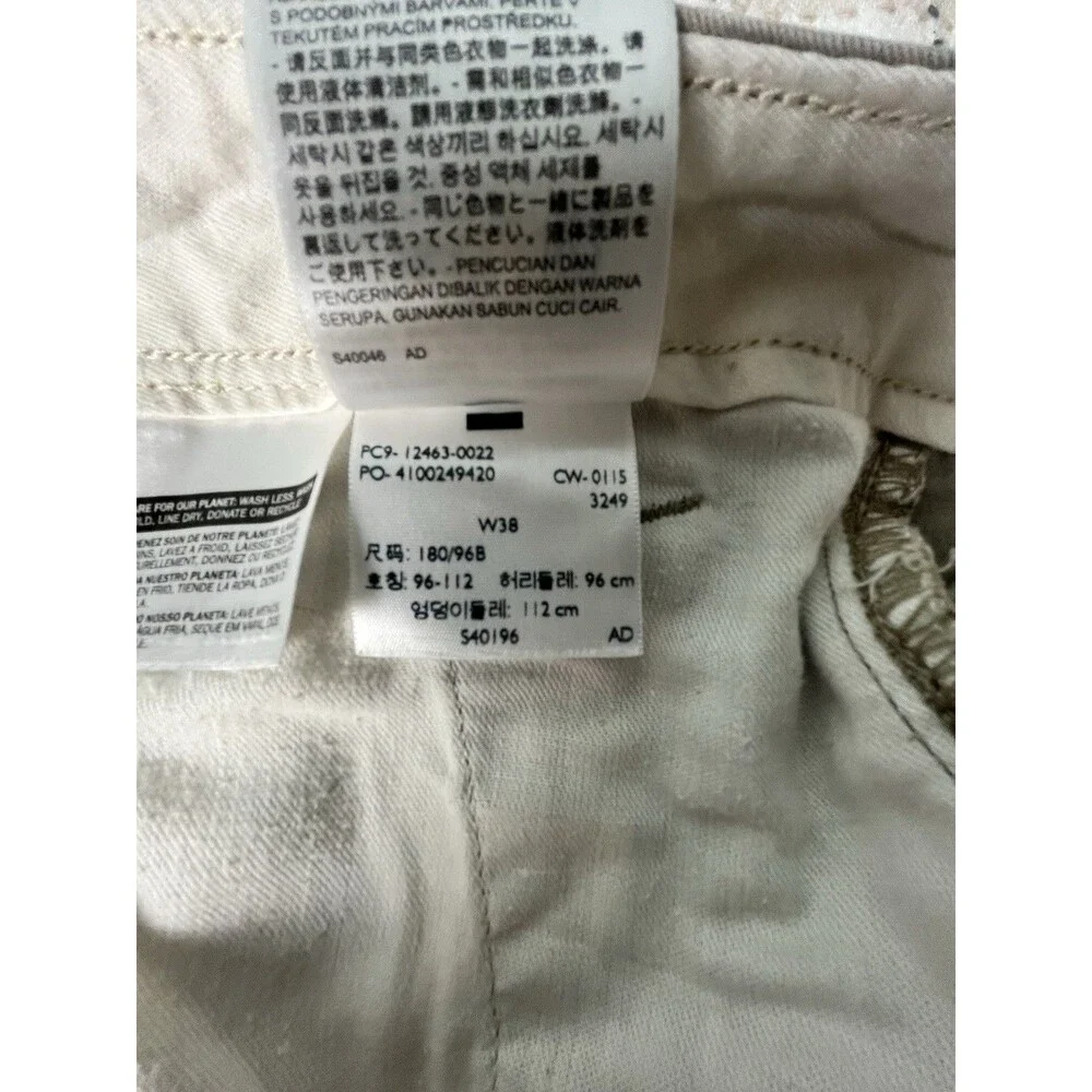 Levis Classic Khaki Cargo Men’s Shorts Size 38 Waist 11 Inseam